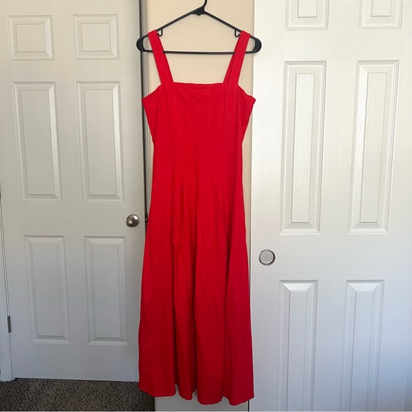 VICI x Amber Lancaster Meadow Pleated Linen Midi Dress - Picture 4 of 11